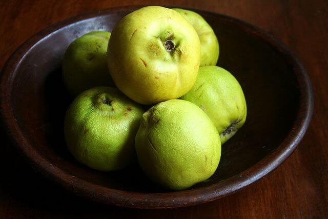 bowl of quince