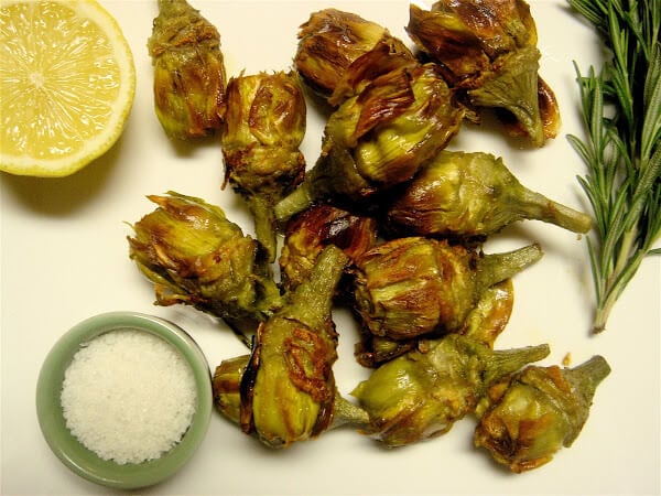 https://alexandracooks.com/wp-content/uploads/2007/04/artichokes1.jpg