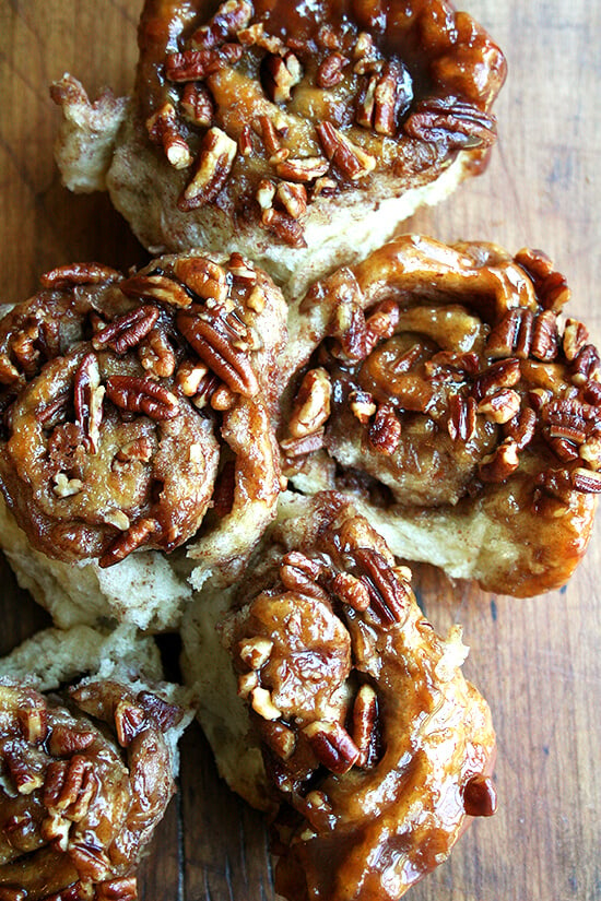 Pecan caramel roll log nut