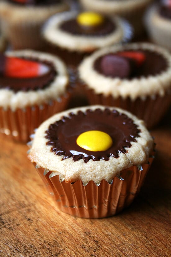 These triple treat bites will spruce up any Halloween dessert spread. Perhaps not as satisfying as a brownie or cookie (to me at least), these treats at the very least are festive and fun. // alexandracooks.com