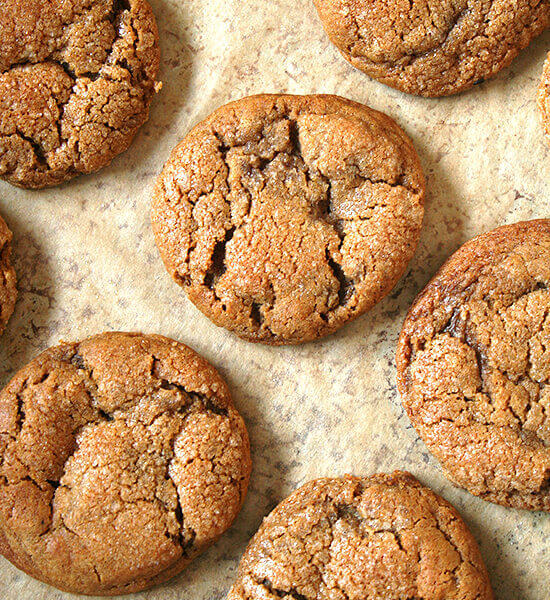 The very best molasses crinkles.