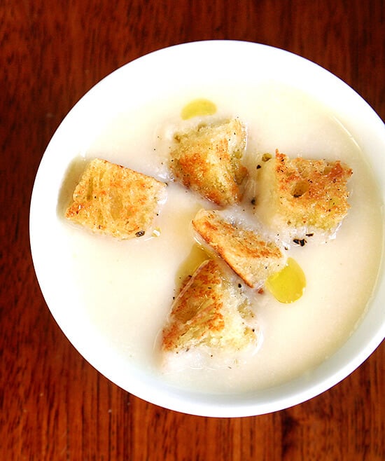 cauliflower and apple soup with olive oil-fried bread