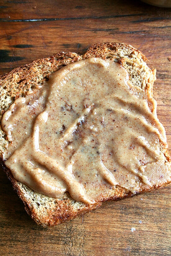 no-knead oatmeal bread with maple almond butter