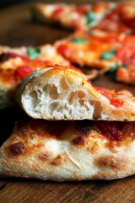 Cooking pizza on a Baking Steel