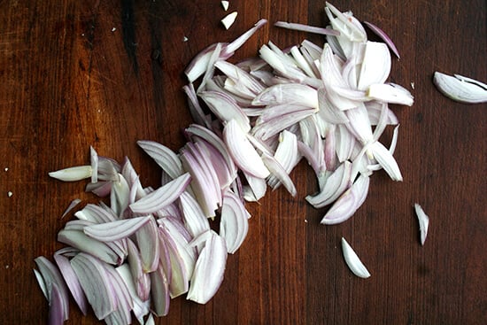 sliced shallots