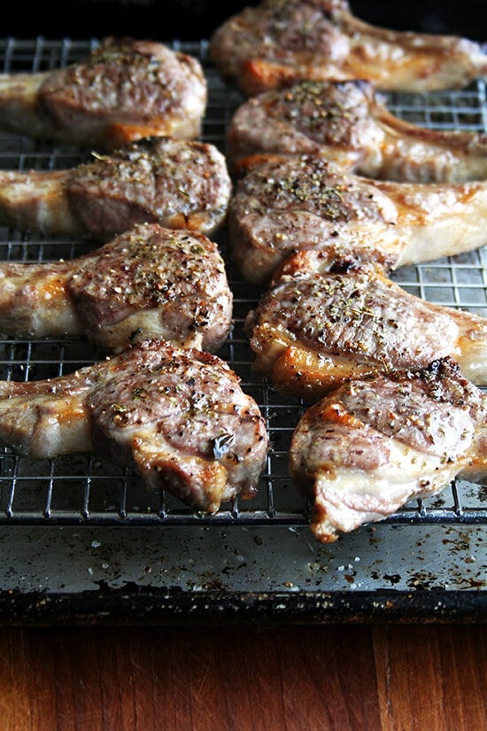 broiled lamb chops on pan