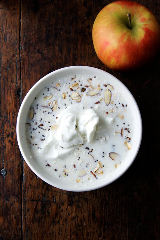 A bowl of muesli soaked with milk and yogurt. 