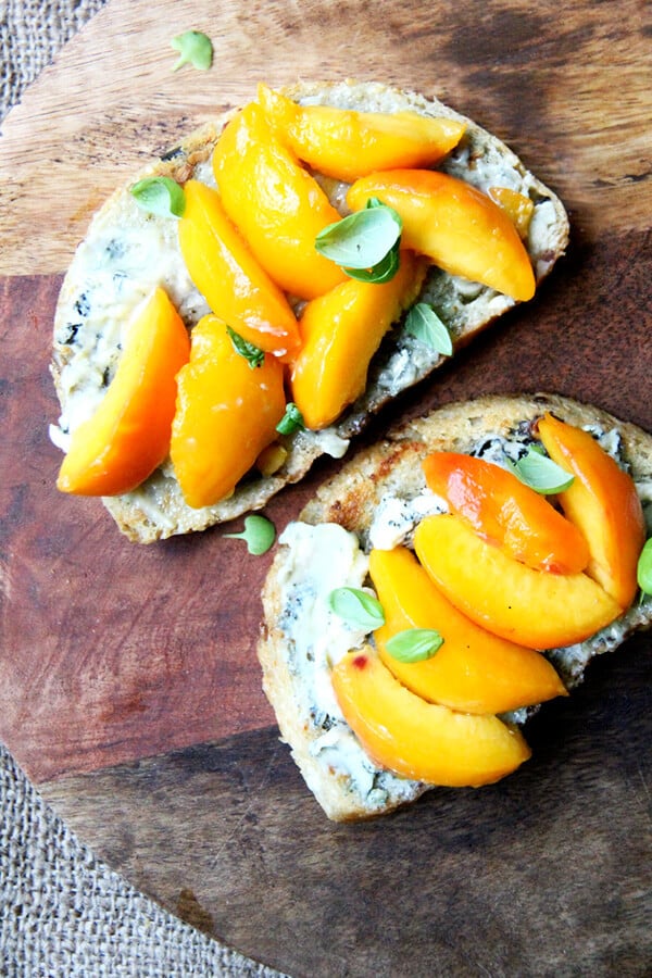 Blue cheese toasts with peaches