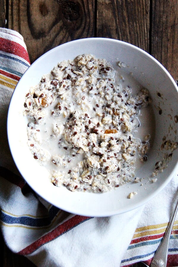 muesli with cashew milk