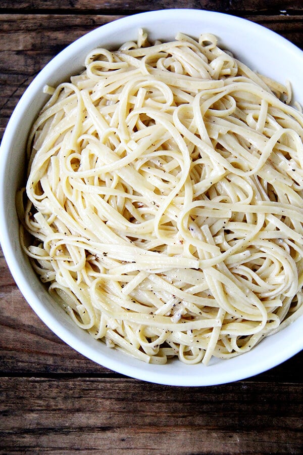 bowl of cacio e pepe