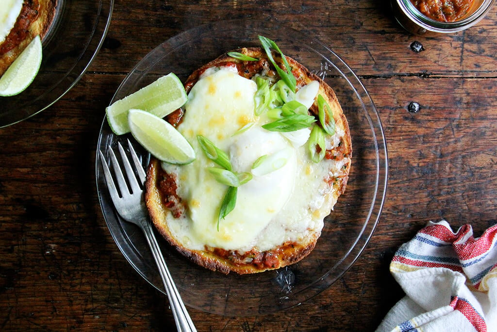 how to make huevos rancheros with blistered salsa roja and poached eggs