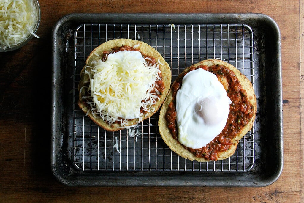 how to make huevos rancheros with blistered salsa roja and poached eggs