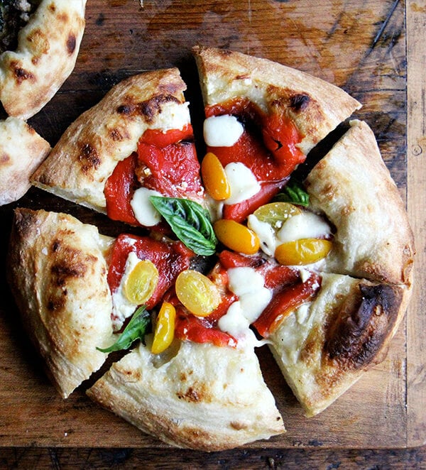 pepper tomato pizza