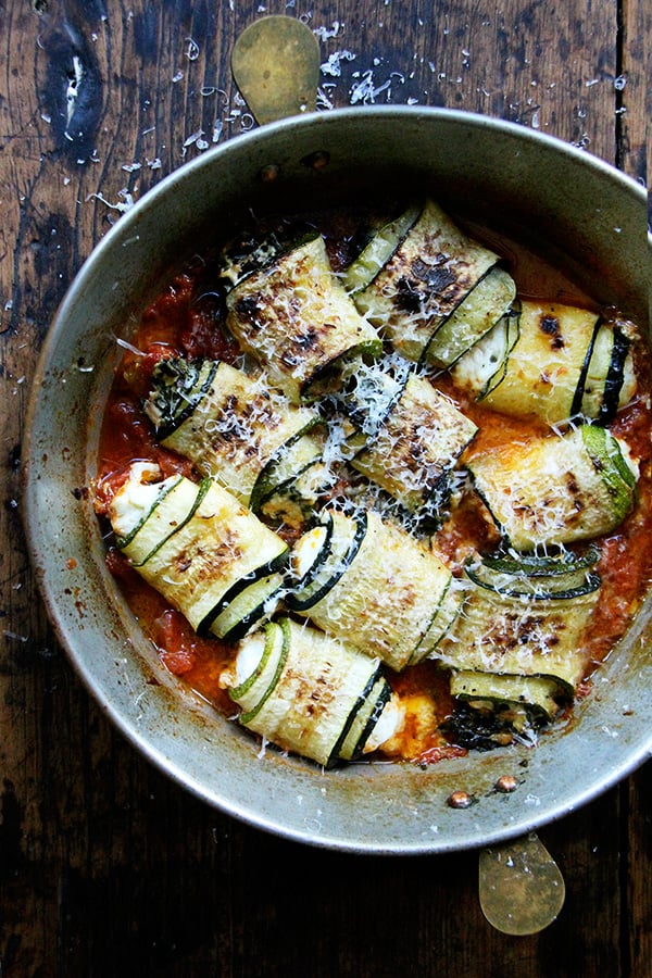 A pan of zucchini involtini.