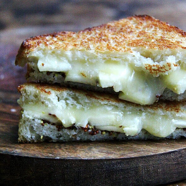 https://alexandracooks.com/wp-content/uploads/2016/10/applecheddarmustardmelt2-4-600x600.jpg