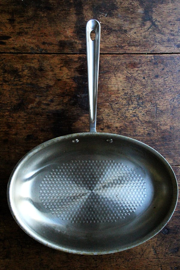 All-Clad D3 Armor Oval Fish Pan Review: Best Fish Pan for the Stovetop