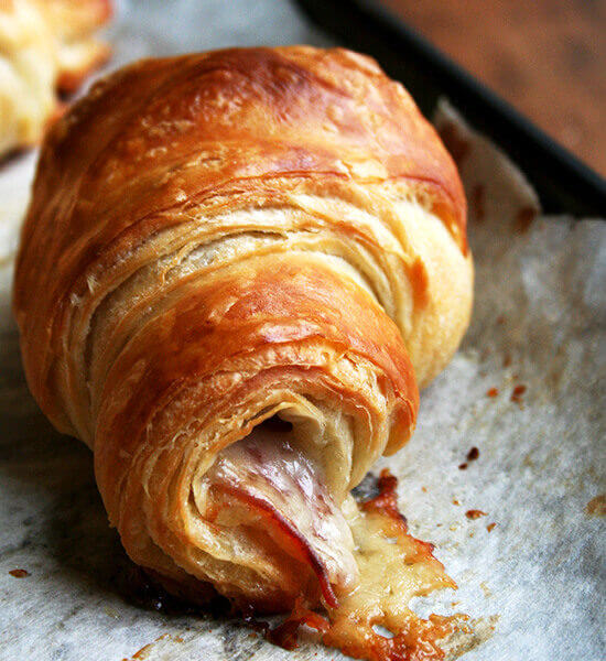 smoked ham and gruyère croissant