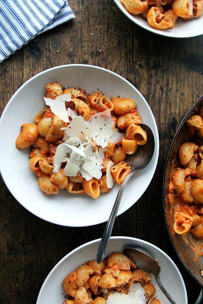 This smoky pasta alla vodka is SO good and couldn't be easier to throw together. The recipe is simple and, thanks to the inclusion of 'nduja, a spreadable salami made from pork and Calabrian chilies, is both spicy and smoky. // alexandracooks.com