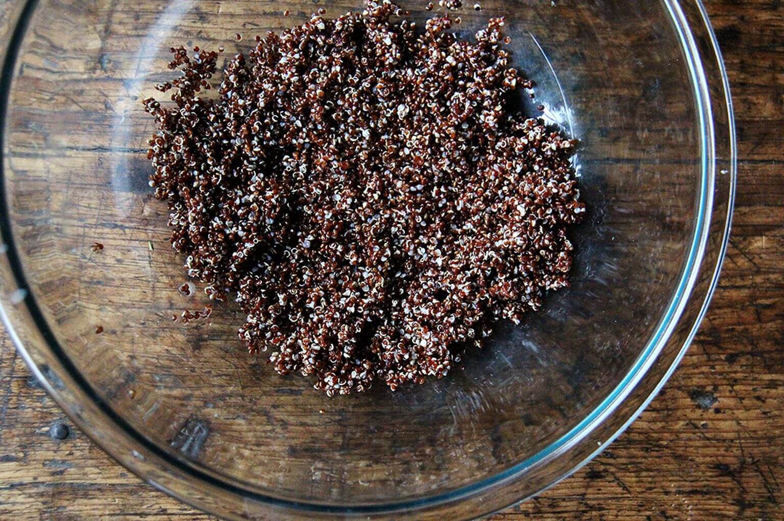 A bowl of cooked quinoa.