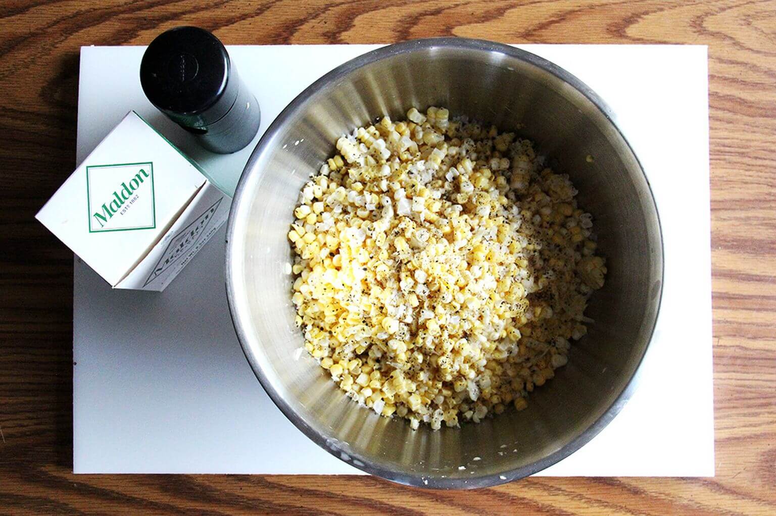 A bowl of corn kernels