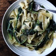 Weeknight Carbonara: No Bacon, Loaded with Greens-image