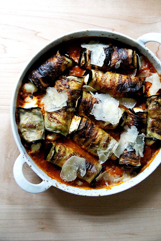 A pan of just-baked eggplant involtini.