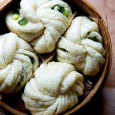 Chinese Steamed Buns with Scallions (Hua Juan)