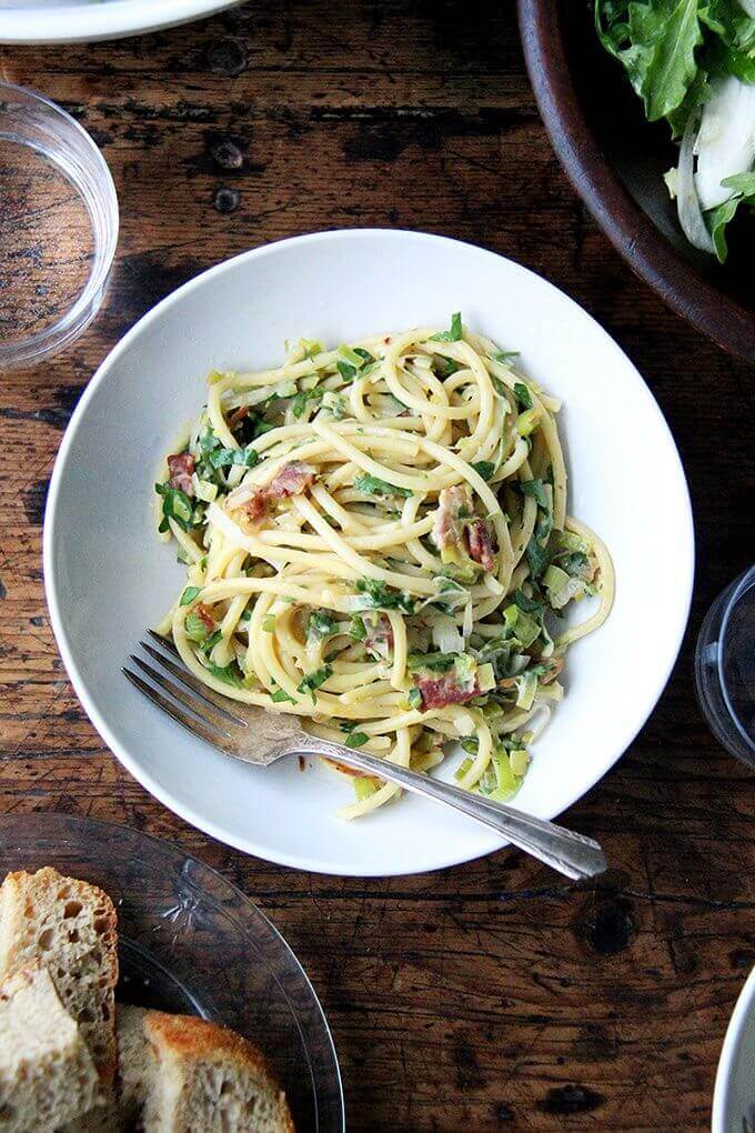 Bucatini carbonara with leeks and lemon: