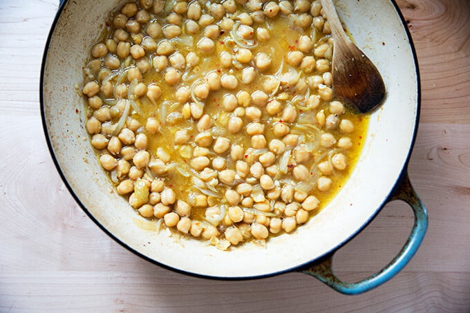 brothy, stewy spicy chickpeas
