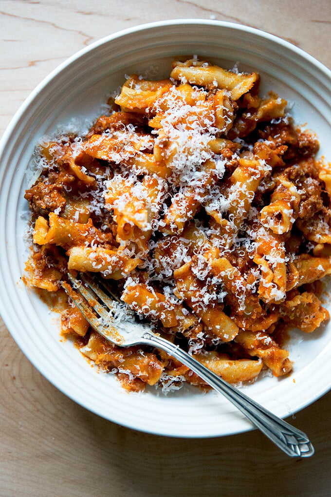 Instant Pot Miracle: One-Pan Pasta & Meat Sauce