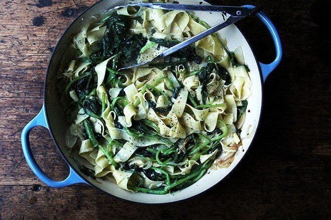 no-bacon carbonara loaded with greens