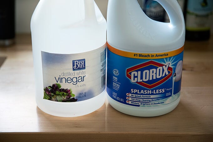 The magic cleaning combination: bleach + vinegar