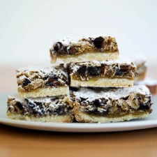 Bake Sale Winning-est Gooey Oat Bars