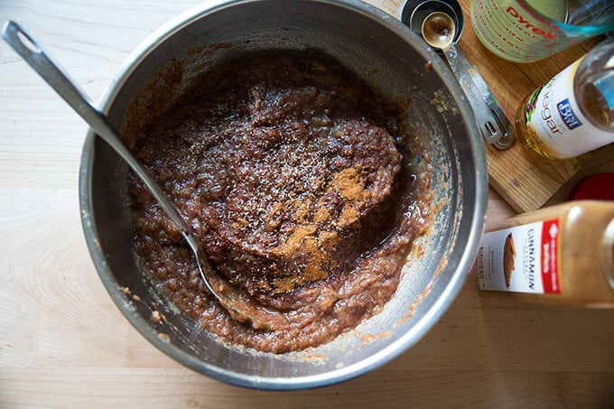 seasoning the apple-date butter purée