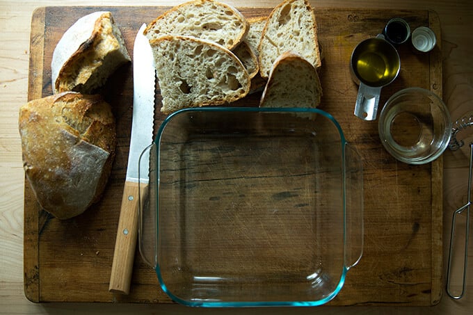 ingredients for vinaigrette toasts