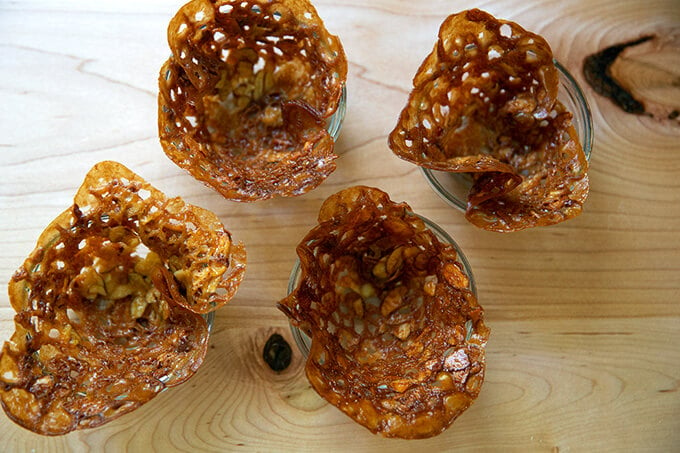 almond-butterscotch cookie cups