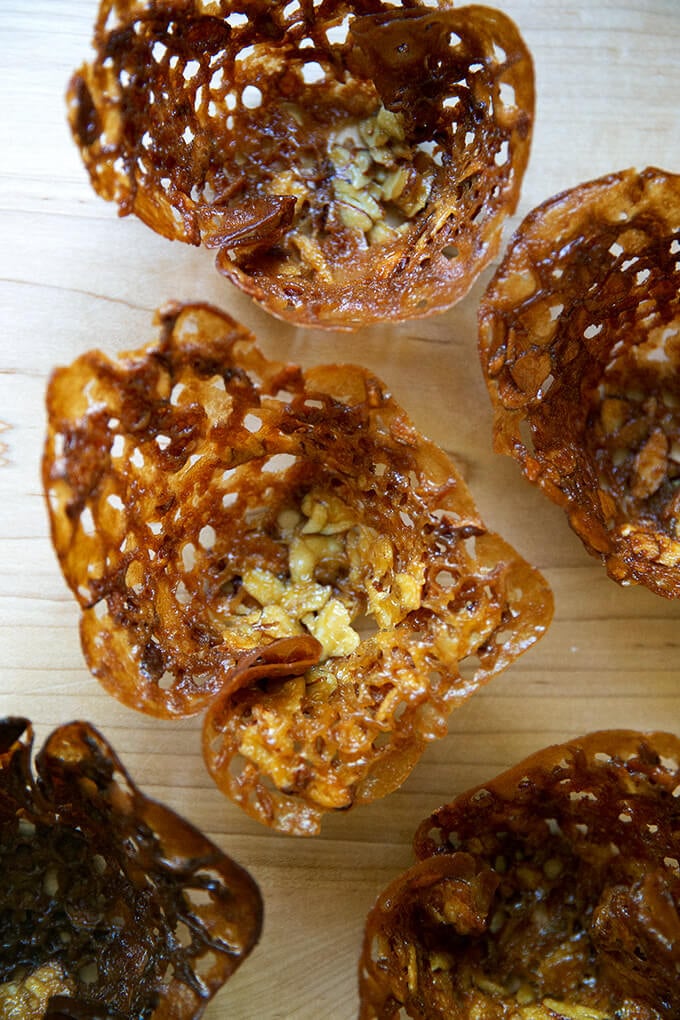 almond-butterscotch cookie cups