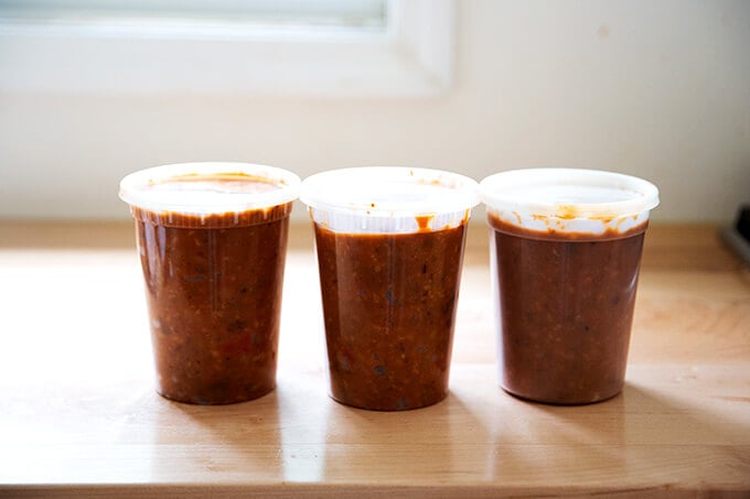 Vegetarian chili in quart containers.