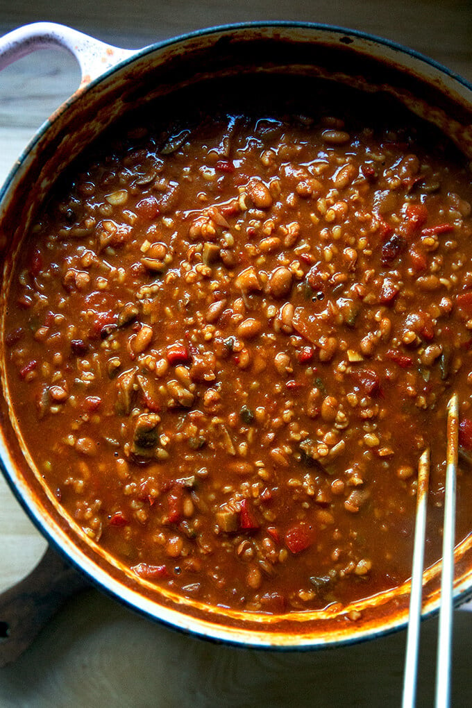 A large pot of stovetop vegetarian chili just cooked.