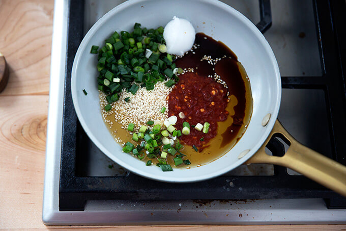 Ingredients for the spicy sesame-scallion oil.