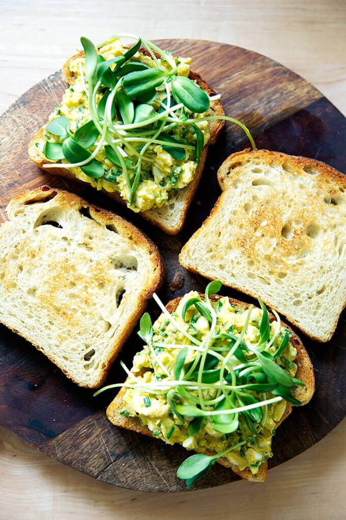 Easy Dutch oven sourdough bread for beginners - Sprouting Wheel