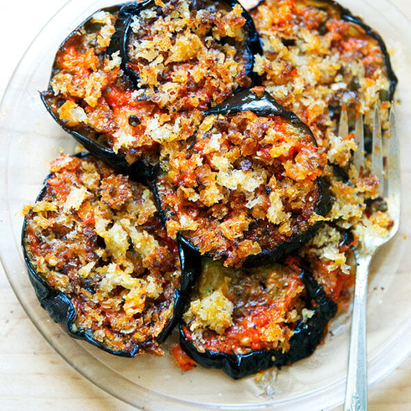 A plate of eggplant parmesan.