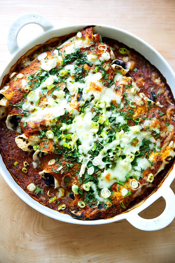 Slow Cooker Enchilada Casserole - I Heart Vegetables