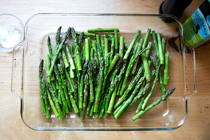 Asparagus, unbaked, in a baking dish.