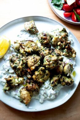 A plate of chicken souvlaki.