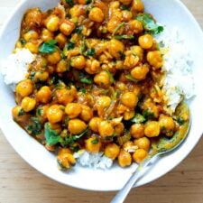 One-Pot Curried Chickpeas-image