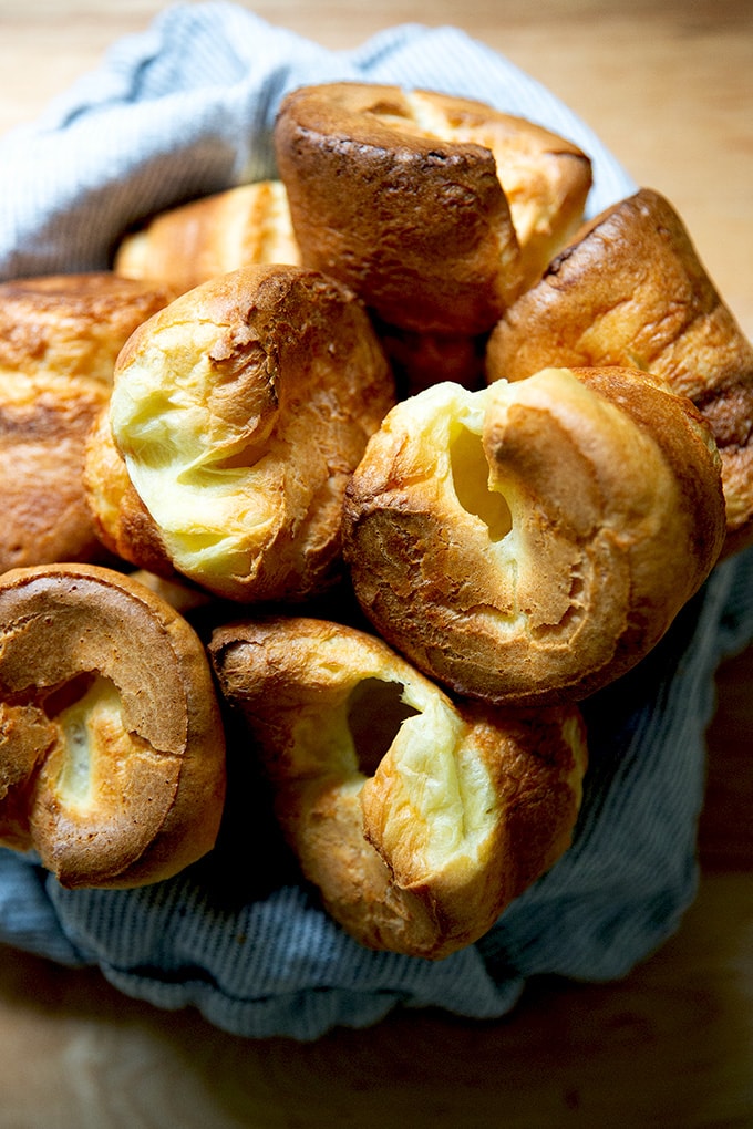 A bowl of popovers.