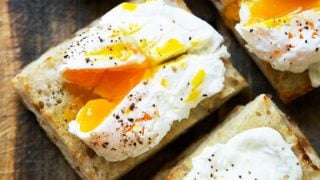 Most amazing poached eggs breakfast recipe, a true street food