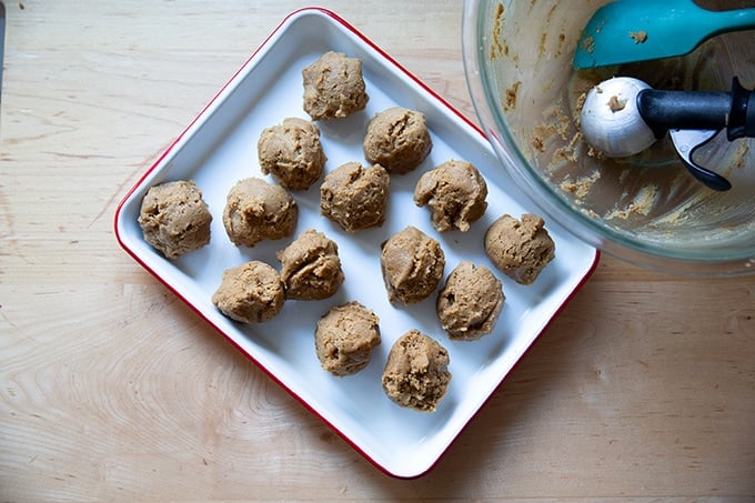 Portioned gingersnap cookie dough balls.