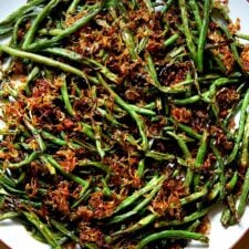 Roasted Green Beans with Caramelized Shallots
